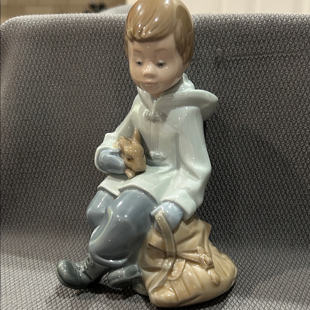 NAO by LLADRO 1987 Resting Hiker